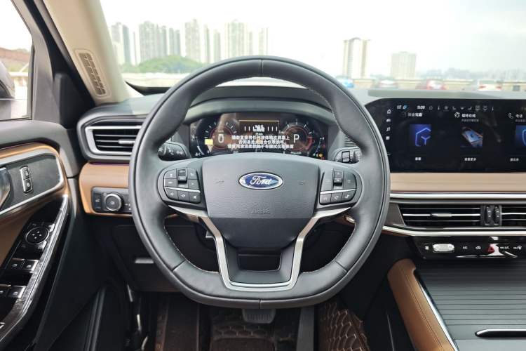 Used Ford Explorer 2023 EcoBoost 285 Four-Wheel Drive Stylish Plus Version 7 Seats Steering Wheel