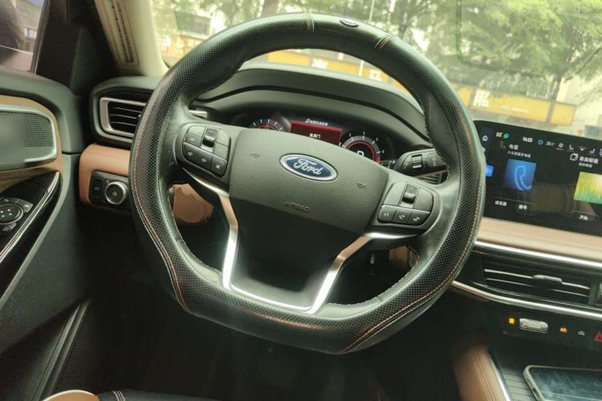 Used Ford Explorer 2023 EcoBoost 285 Four-Wheel Drive Titanium Edition 7-Seater Steering Wheel