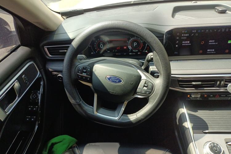 Used Ford Explorer 2023 EcoBoost 285 Four-Wheel Drive Stylish Plus Version 7 Seats Steering Wheel