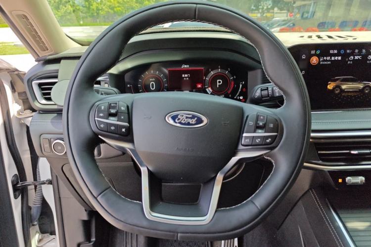 Used Ford Explorer 2023 EcoBoost 285 Four-Wheel Drive Stylish Plus Version 7 Seats Steering Wheel