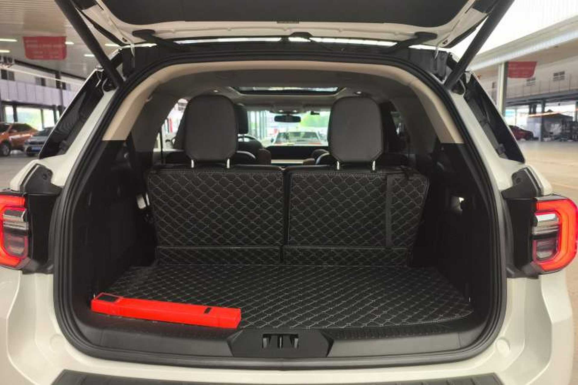 Used Ford Explorer 2023 EcoBoost 285 Four-Wheel Drive Titanium Edition 6 Seats Trunk