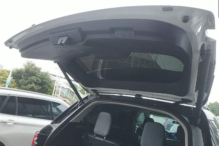 Used Ford Explorer 2023 EcoBoost 285 4x4 Trend Plus Edition 6 Seats Trunk