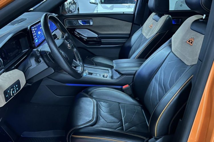 Used Ford Explorer 2023 EcoBoost 285 Kunlun Peak Edition 7-Seater Left Front Seat
