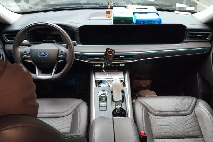 Used Ford Explorer 2024 2.3T EcoBoost Four-Wheel Drive Titanium Edition 6 Seats Center Console