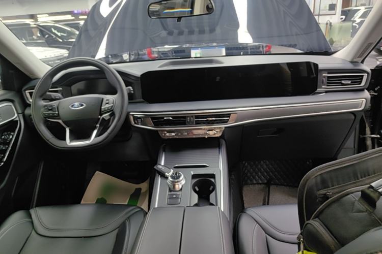 Used Ford Explorer 2024 2.3T EcoBoost All-Wheel Drive Stylish Plus Version 7 Seats Center Console