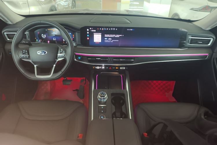 Used Ford Explorer 2024 2.3T EcoBoost Four-Wheel Drive Titanium Edition 7 Seats Center Console