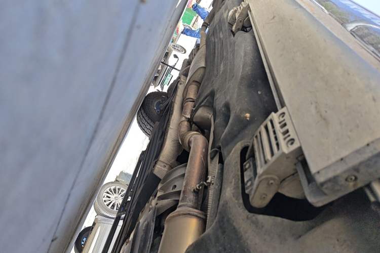 Used Ford Explorer 2024 2.3T EcoBoost Kunlun Peak Edition 7-Seater Chassis Front Right