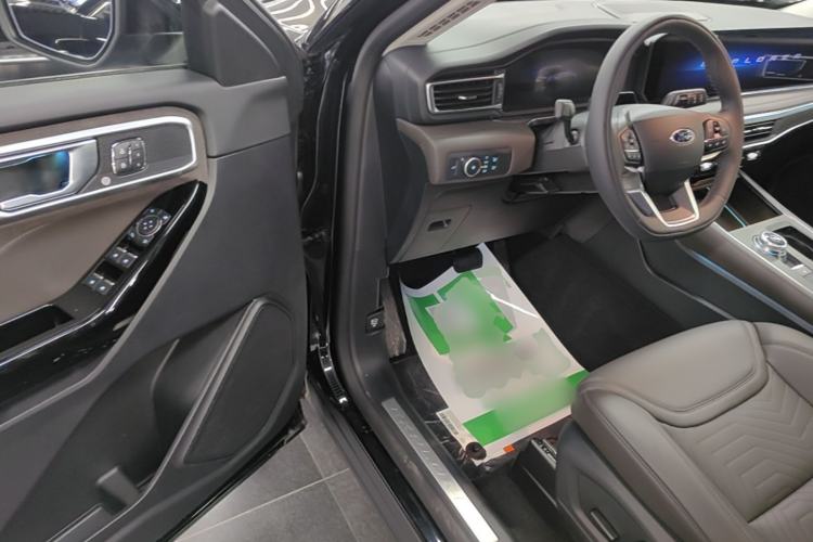 Used Ford Explorer 2024 2.3T EcoBoost Four-Wheel Drive Titanium Edition 6 Seats Driver Seat