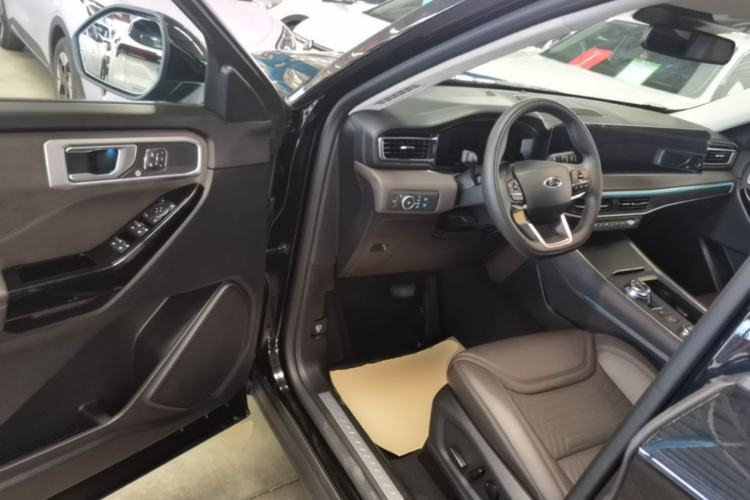 Used Ford Explorer 2024 2.3T EcoBoost Four-Wheel Drive Titanium Edition 6 Seats Driver Seat
