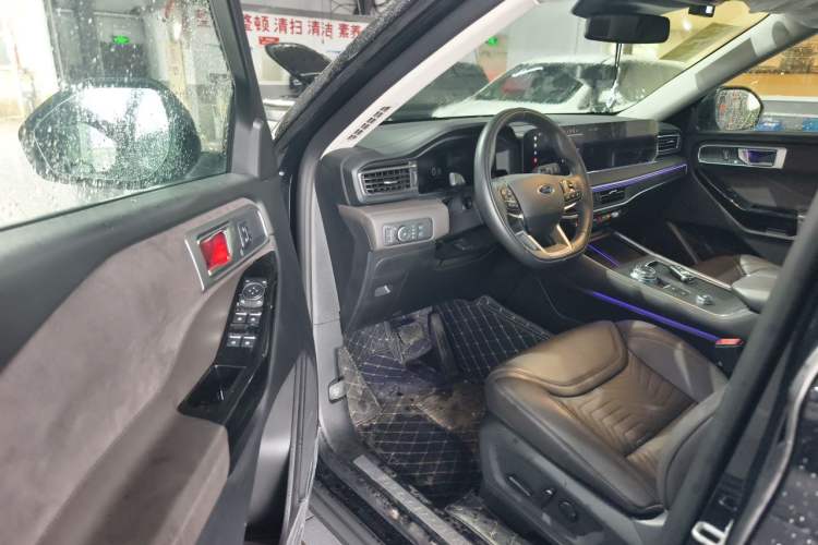 Used Ford Explorer 2024 2.3T EcoBoost Four-Wheel Drive Titanium Edition 7 Seats Driver Seat