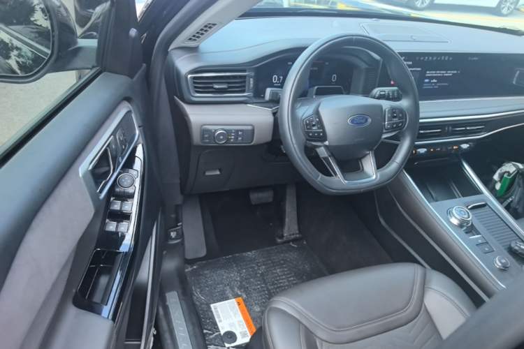 Used Ford Explorer 2024 2.3T EcoBoost Four-Wheel Drive Titanium Edition 6 Seats Driver Seat
