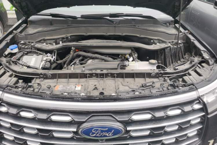 Used Ford Explorer 2024 2.3T EcoBoost Four-Wheel Drive Titanium Edition 7 Seats Engine Bay
