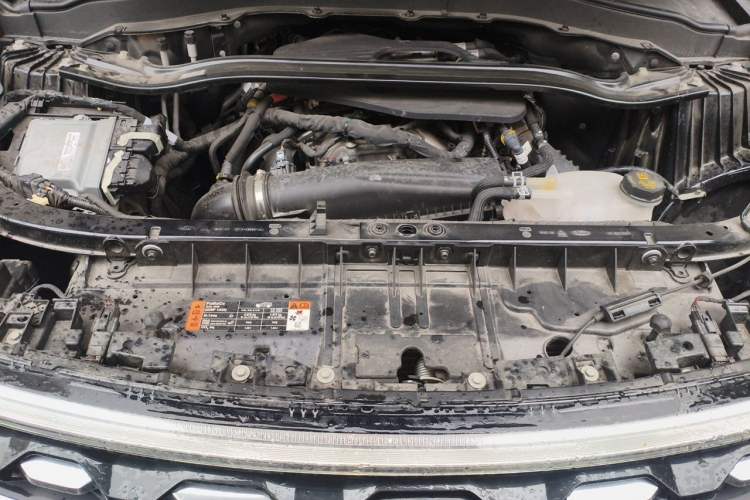 Used Ford Explorer 2024 2.3T EcoBoost Four-Wheel Drive Titanium Edition 6 Seats Engine Bay