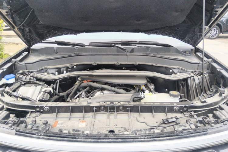 Used Ford Explorer 2024 2.3T EcoBoost Four-Wheel Drive Titanium Edition 6 Seats Engine Bay