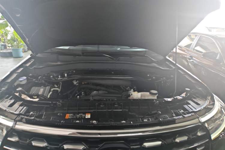 Used Ford Explorer 2024 2.3T EcoBoost All-Wheel Drive Stylish Plus Version 7 Seats Engine Bay
