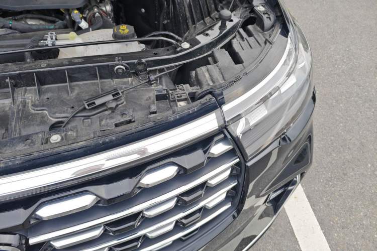 Used Ford Explorer 2024 2.3T EcoBoost All-Wheel Drive Stylish Plus Version 7 Seats Engine Bay Left
