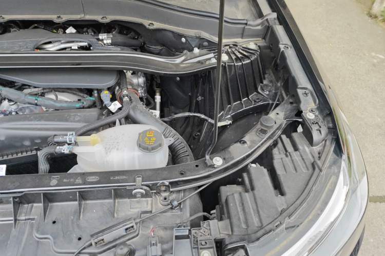 Used Ford Explorer 2024 2.3T EcoBoost Kunlun Peak Edition 7-Seater Engine Bay Left