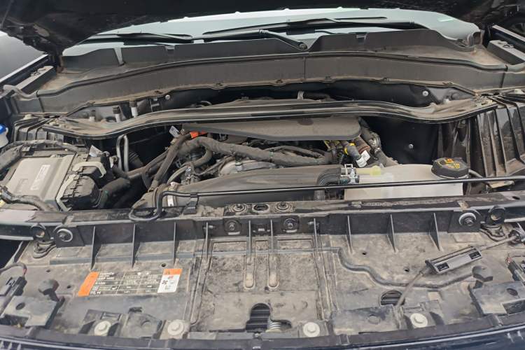 Used Ford Explorer 2024 2.3T EcoBoost Four-Wheel Drive Titanium Edition 6 Seats Engine Bay