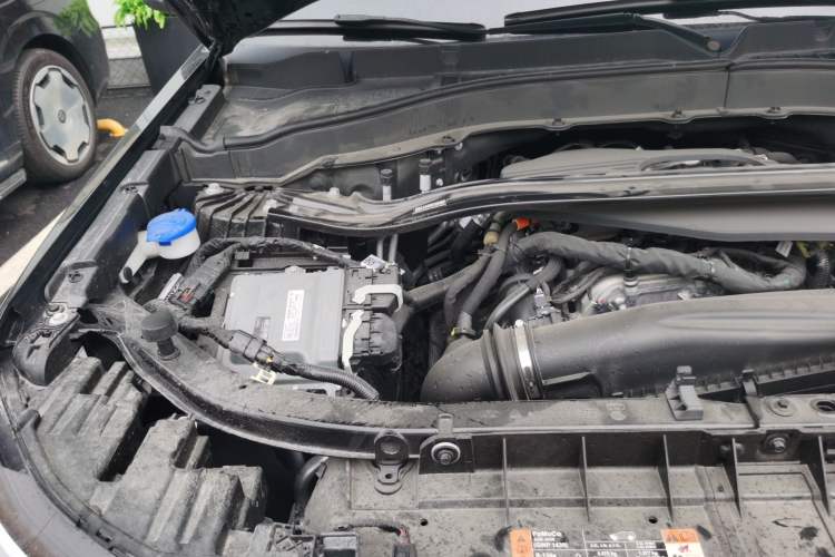 Used Ford Explorer 2024 2.3T EcoBoost Four-Wheel Drive Titanium Edition 7 Seats Engine Bay Right