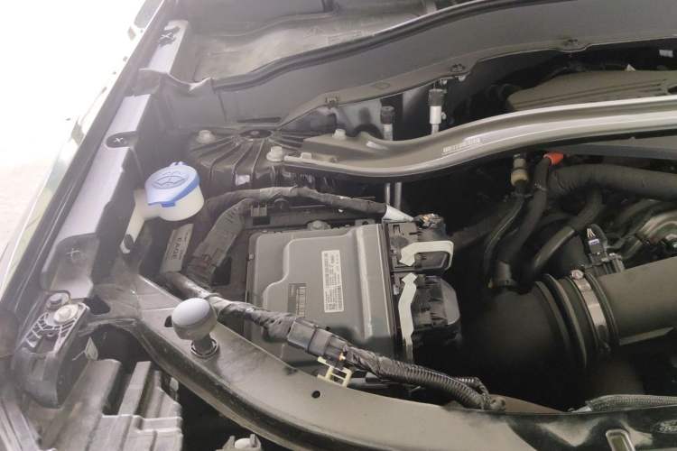 Used Ford Explorer 2024 2.3T EcoBoost Four-Wheel Drive Titanium Edition 6 Seats Engine Bay Right