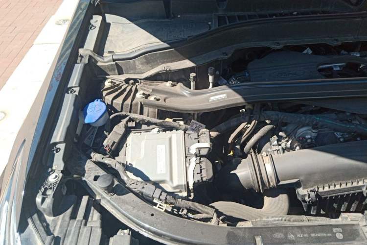 Used Ford Explorer 2024 2.3T EcoBoost Four-Wheel Drive Titanium Edition 6 Seats Engine Bay Right