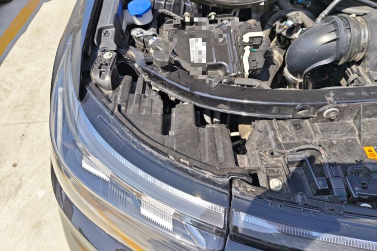 Used Ford Explorer 2024 2.3T EcoBoost Kunlun Peak Edition 7-Seater Engine Bay Right