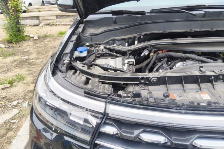 Used Ford Explorer 2024 2.3T EcoBoost Four-Wheel Drive Titanium Edition 6 Seats Engine Bay Right