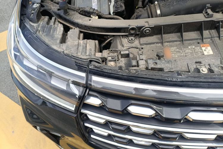 Used Ford Explorer 2024 2.3T EcoBoost Four-Wheel Drive Titanium Edition 7 Seats Engine Bay Right