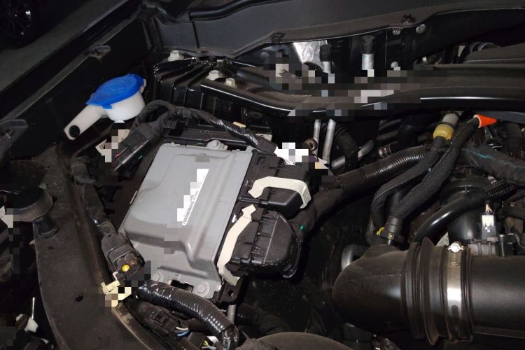 Used Ford Explorer 2024 2.3T EcoBoost Four-Wheel Drive Titanium Edition 7 Seats Engine Bay Right