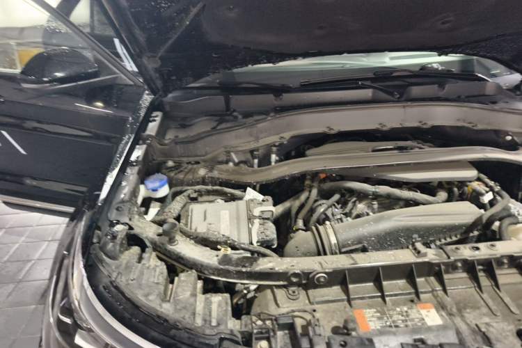 Used Ford Explorer 2024 2.3T EcoBoost Four-Wheel Drive Titanium Edition 7 Seats Engine Bay Right
