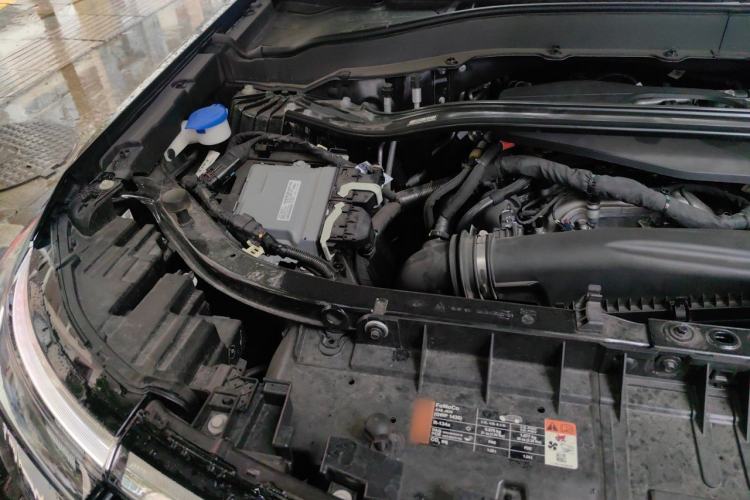 Used Ford Explorer 2024 2.3T EcoBoost Rear-Drive Trend Edition 6-Seater Engine Bay Right