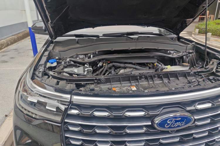 Used Ford Explorer 2024 2.3T EcoBoost Four-Wheel Drive Titanium Edition 7 Seats Engine Bay Right
