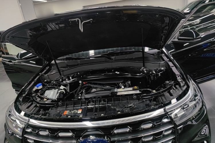 Used Ford Explorer 2024 2.3T EcoBoost All-Wheel Drive Stylish Plus Version 7 Seats Engine Bay