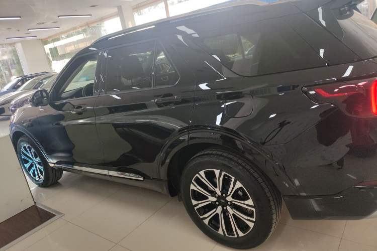 Used Ford Explorer 2024 2.3T EcoBoost Four-Wheel Drive Titanium Edition 6 Seats Exterior 3