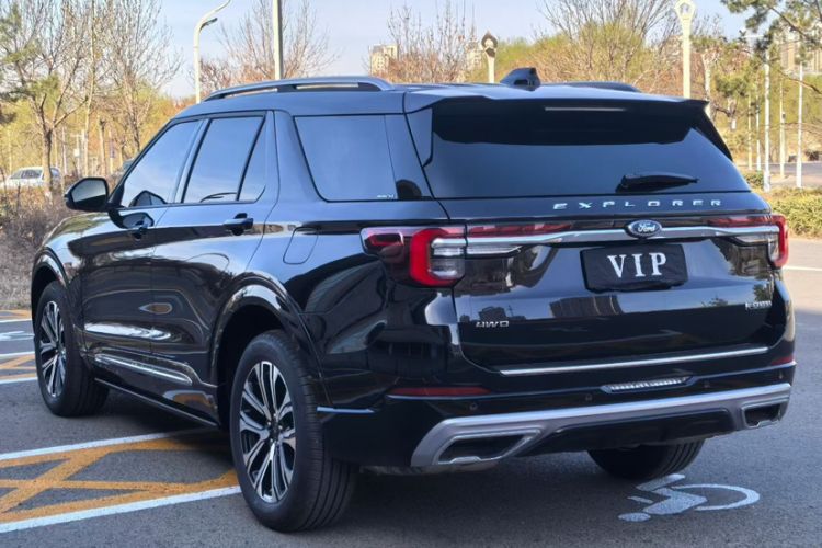 Used Ford Explorer 2024 2.3T EcoBoost Four-Wheel Drive Titanium Edition 6 Seats Exterior 4