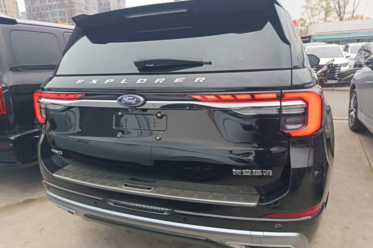 Used Ford Explorer 2024 2.3T EcoBoost Four-Wheel Drive Titanium Edition 6 Seats Exterior 4