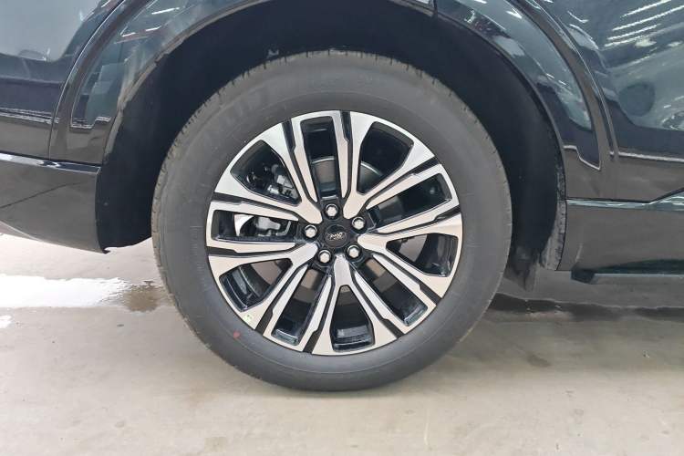 Used Ford Explorer 2024 2.3T EcoBoost Four-Wheel Drive Titanium Edition 7 Seats Exterior 5