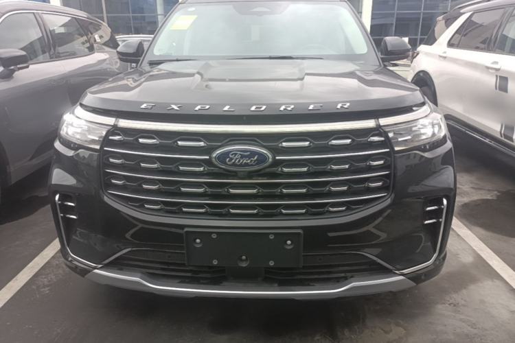 Used Ford Explorer 2024 2.3T EcoBoost Four-Wheel Drive Titanium Edition 6 Seats Front