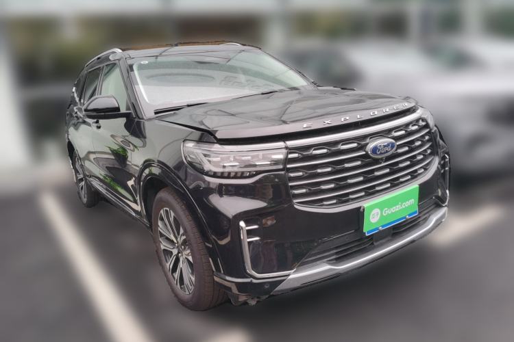 Used Ford Explorer 2024 2.3T EcoBoost Four-Wheel Drive Titanium Edition 7 Seats Front Right 45 Deg