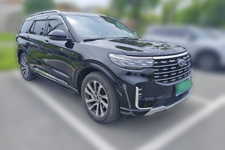 Used Ford Explorer 2024 2.3T EcoBoost All-Wheel Drive Stylish Plus Version 7 Seats Front Right 45 Deg