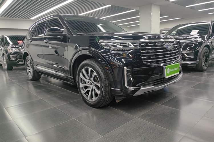 Used Ford Explorer 2024 2.3T EcoBoost All-Wheel Drive Stylish Plus Version 7 Seats Front Right 45 Deg