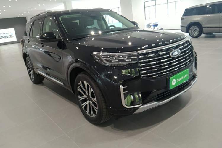 Used Ford Explorer 2024 2.3T EcoBoost Four-Wheel Drive Titanium Edition 6 Seats Front Right 45 Deg