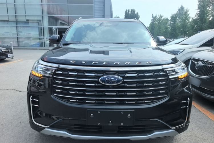 Used Ford Explorer 2024 2.3T EcoBoost Four-Wheel Drive Titanium Edition 6 Seats Front