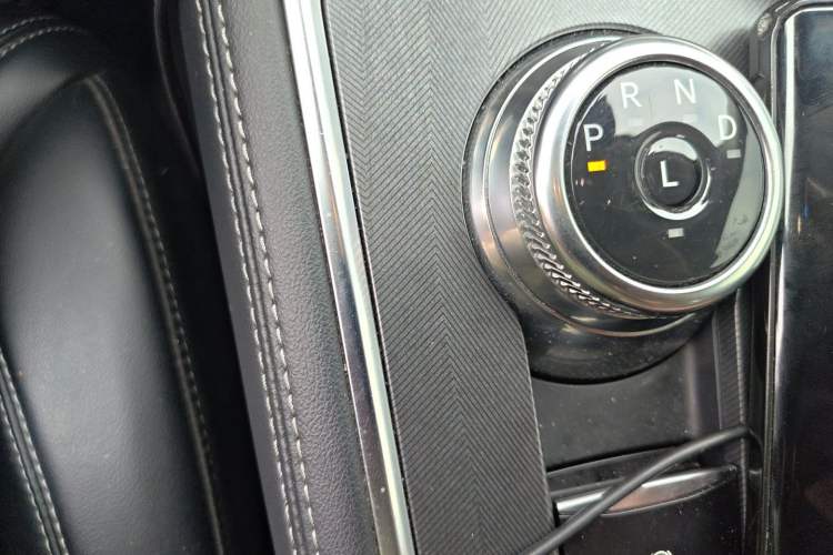 Used Ford Explorer 2024 2.3T EcoBoost All-Wheel Drive Stylish Plus Version 7 Seats Gear Lever