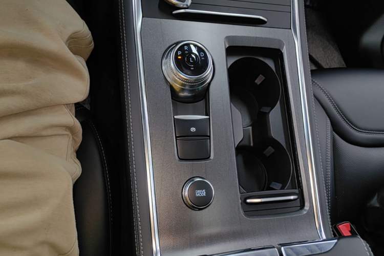 Used Ford Explorer 2024 2.3T EcoBoost All-Wheel Drive Stylish Plus Version 7 Seats Gear Lever
