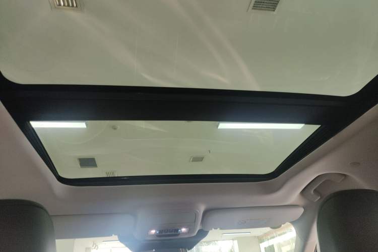 Used Ford Explorer 2024 2.3T EcoBoost Four-Wheel Drive Titanium Edition 6 Seats Headliner