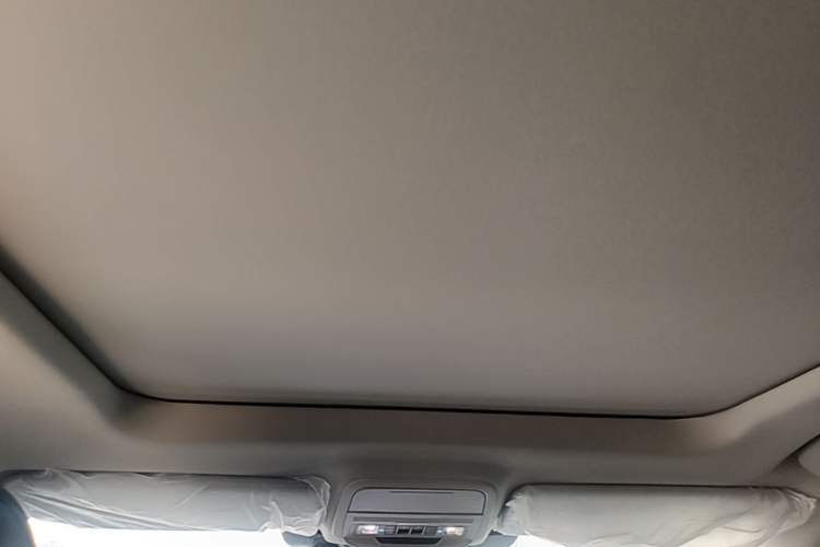 Used Ford Explorer 2024 2.3T EcoBoost Four-Wheel Drive Fashion Plus Edition 6 Seats Headliner
