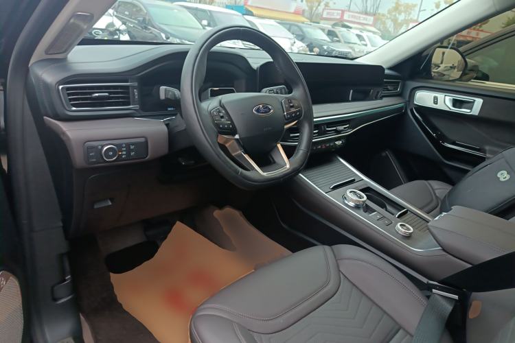 Used Ford Explorer 2024 2.3T EcoBoost Four-Wheel Drive Titanium Edition 6 Seats Interior 2