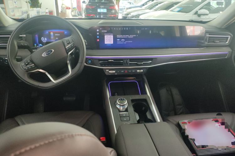 Used Ford Explorer 2024 2.3T EcoBoost Four-Wheel Drive Titanium Edition 6 Seats Interior 2