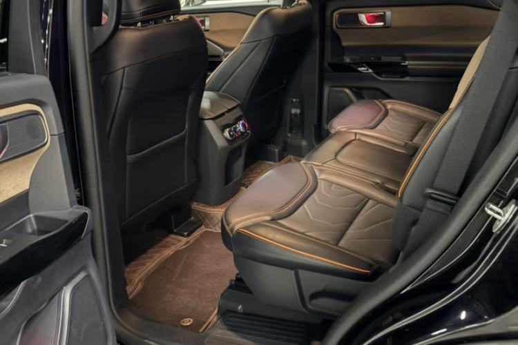 Used Ford Explorer 2024 2.3T EcoBoost Kunlun Peak Edition 7-Seater Interior 4